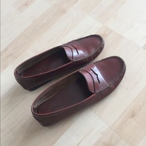Tod’s 7.5 brown leather loafers